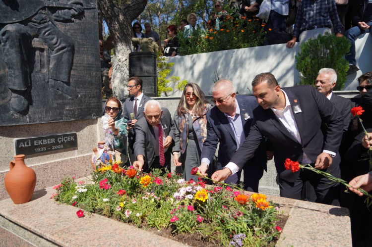 ‘Haydar Haydar’ın ustası Ali Ekber Çiçek’e duygusal vefa - Bursa Hayat Gazetesi-2