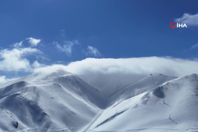 Palandöken Dağı’nda bahar yerini kışa bırakmadı!