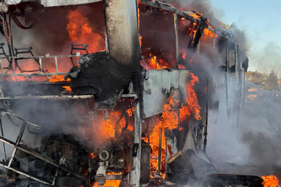 Tur otobüsü yandı, yolcular son anda tahliye edildi