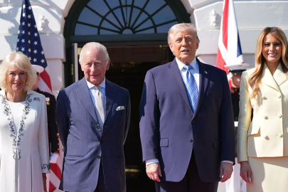 Trump yine kuralları yıktı: Kral Charles’a dokunmak yasak mı?