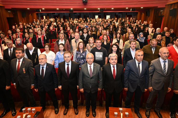 Bursa’da 15 Temmuz ruhu sahneye taşındı - Bursa Hayat Gazetesi-3