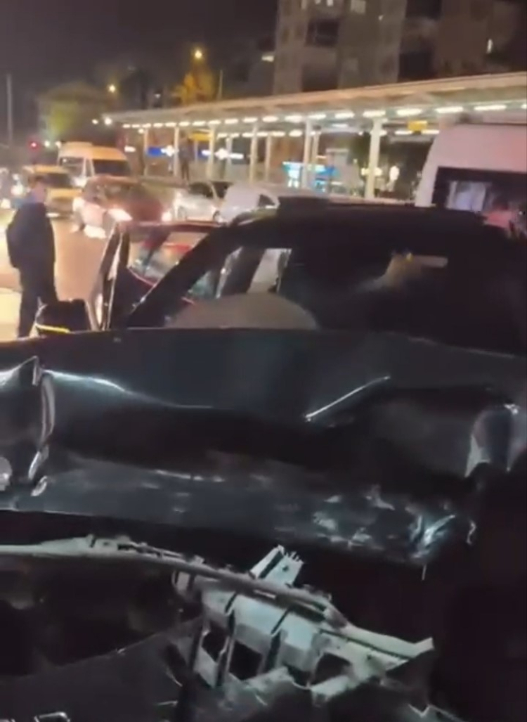 Bursa’da zincirleme kaza paniği: Kaza ucuz atlatıldı!-Bursa Hayat-2