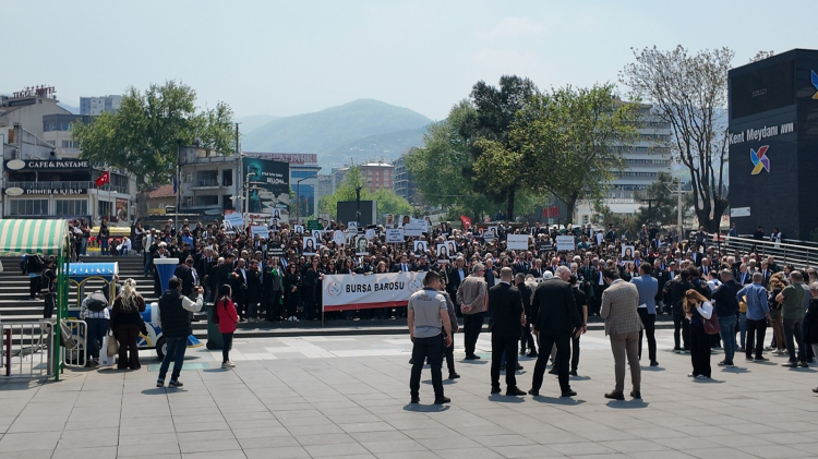 Bursa'da hukukçular öldürülen Hatice Kocaefe için ses yükseltti - Bursa Hayat Gazetesi-5