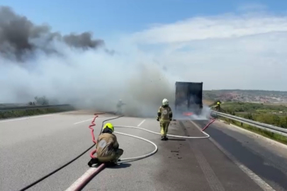 Bursa’da tır alev alev yandı! Sürücü canını zor kurtardı