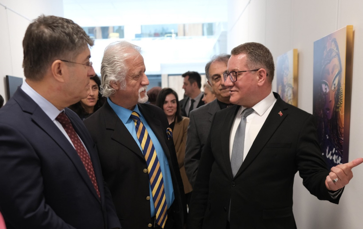 Bursa’da sanatseverleri zihinsel yolculuğa çıkaran sergi - Bursa Hayat Gazetesi-4