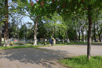 Osmangazi’de yeşil alanlara yoğun bakım ve temizlik