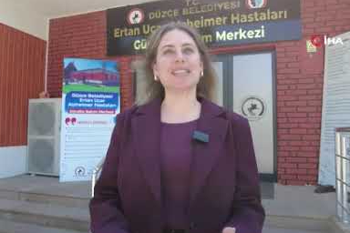 Alzheimer hastalarına duygusal fotoğraf terapisi