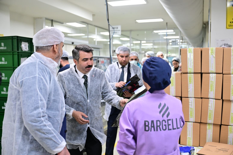 Başkan Oktay Yılmaz’dan emekçilere 1 Mayıs ziyareti - Bursa Hayat Gazetesi-4