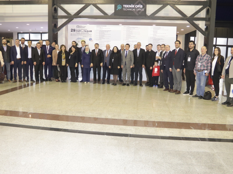 Bursa’da kentlerin geleceği mimarlık zirvesinde masaya yatırıldı!-Bursa Hayat-3