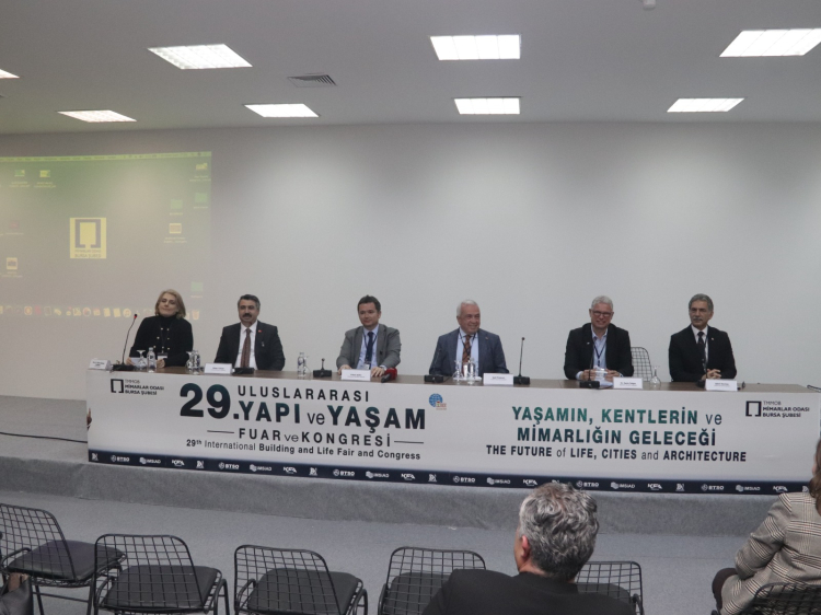 Bursa’da kentlerin geleceği mimarlık zirvesinde masaya yatırıldı!-Bursa Hayat-2