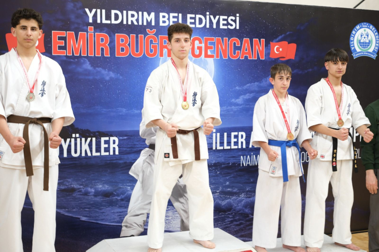 Yıldırımlı sporculardan turnuvada büyük başarı!-Bursa Hayat-3