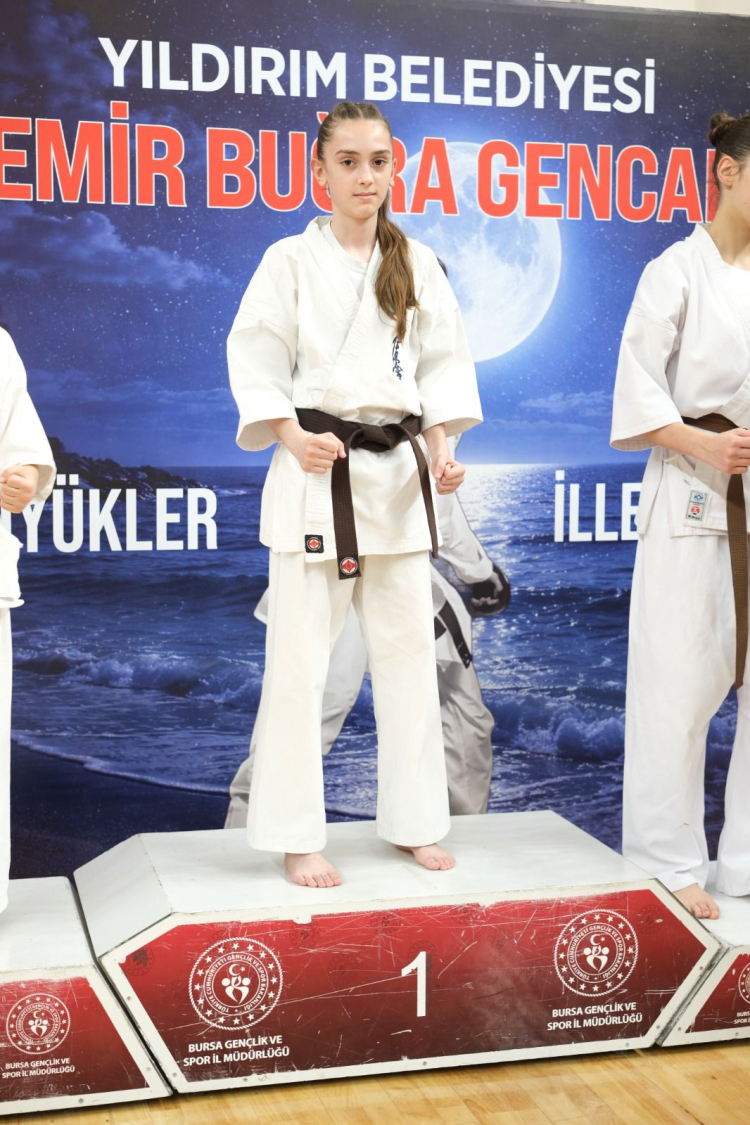 Yıldırımlı sporculardan turnuvada büyük başarı!-Bursa Hayat-4