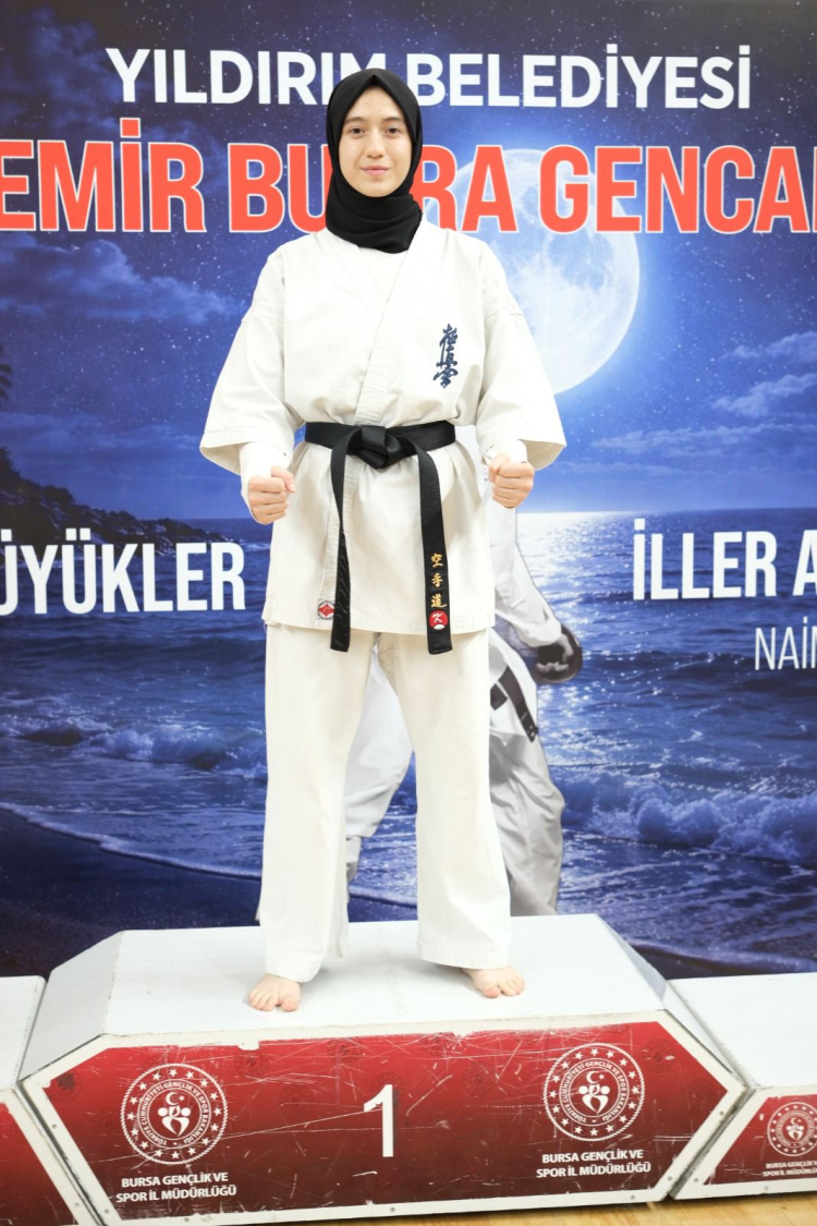 Yıldırımlı sporculardan turnuvada büyük başarı!-Bursa Hayat-5