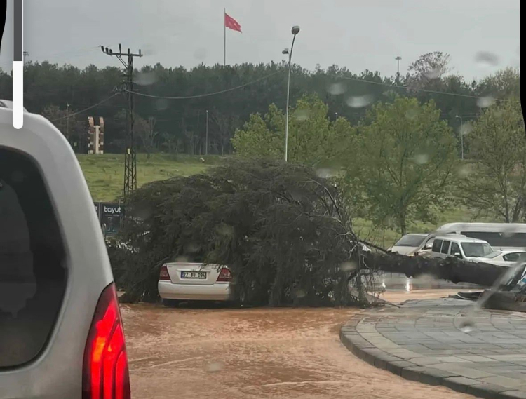 Gaziantep’te sağanak ve fırtına kabusu! -Bursa Hayat-3