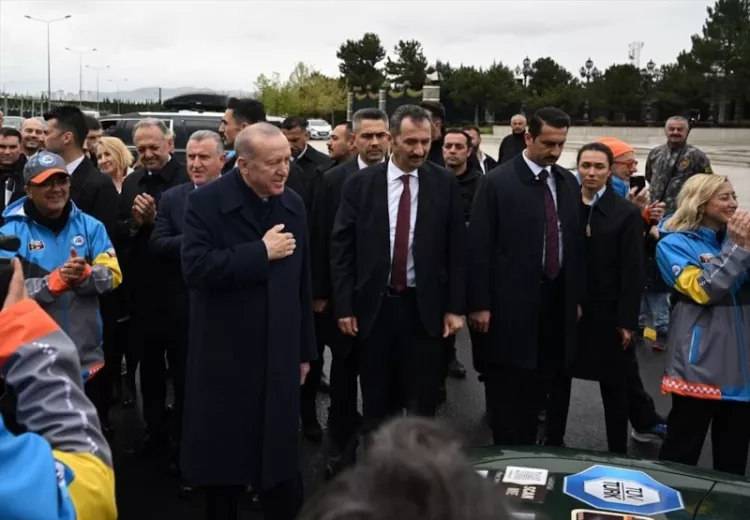 Cumhurbaşkanı Erdoğan rallicileri Külliye’de uğurladı-Bursa Hayat-2
