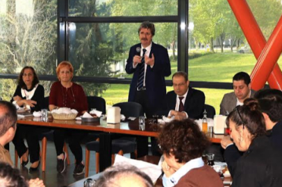 BUÜ’de rektör ve akademisyenler başarı için bir arada