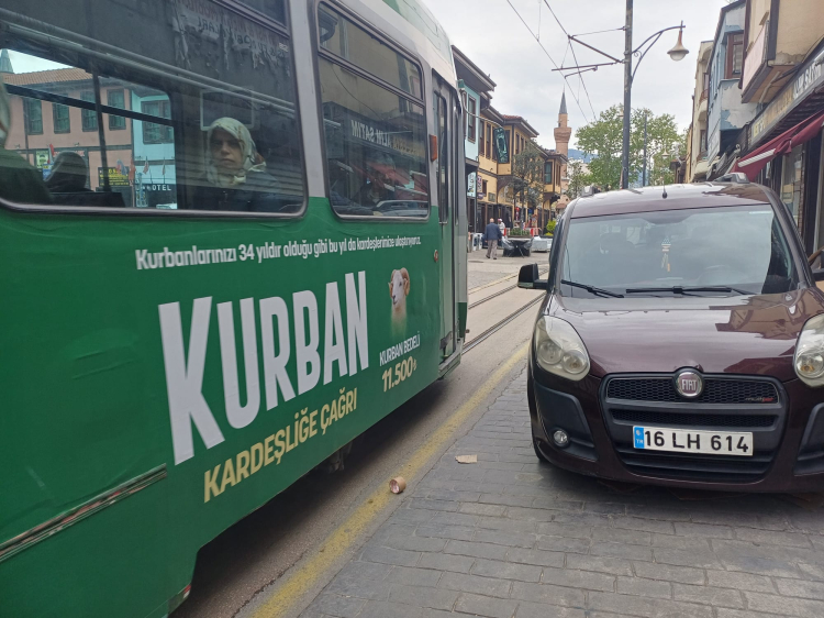 Bursa’da aynı yolda üç farklı tehlike! - Bursa Hayat - 4