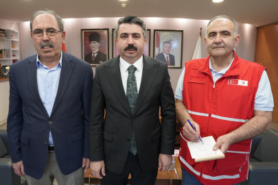 Başkan Oktay Yılmaz kurban vekaletini Kızılay’a bağışladı