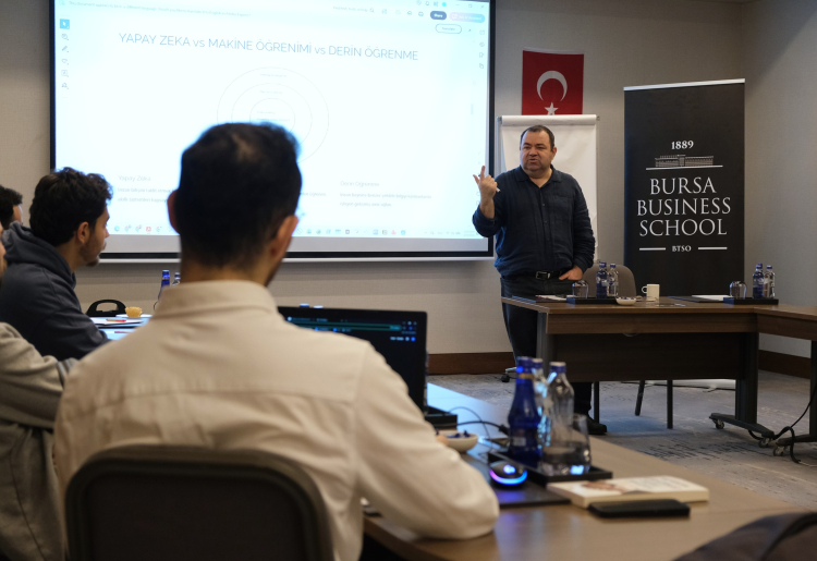 Bursa’da firmalara yapay zeka ile dijital dönüşüm eğitimi - Bursa Hayat Gazetesi-2
