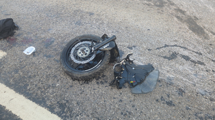 Bursa'da feci kaza: Otomobilin devirdiği direğe motosiklet çarptı!-Bursa Hayat Gazetesi-5