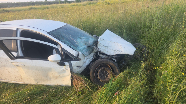 Bursa'da feci kaza: Otomobilin devirdiği direğe motosiklet çarptı!-Bursa Hayat Gazetesi-4