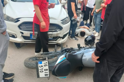 Bursa'da otomobil ile motosiklet kafa kafaya çarpıştı