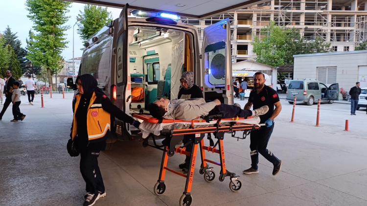 Bursa'da otomobil ile motosiklet kafa kafaya çarpıştı - Bursa Hayat - 3