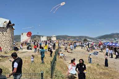 Bodrum’da gökyüzü renklendi! Uçurtma Festivali’nde görsel şölen