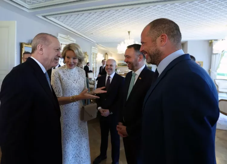 Cumhurbaşkanı Erdoğan, Kraliçe Mathilde’yi kabul etti: 9,2 milyar dolarlık ticarette yeni hedef - Bursa Hayat - 3