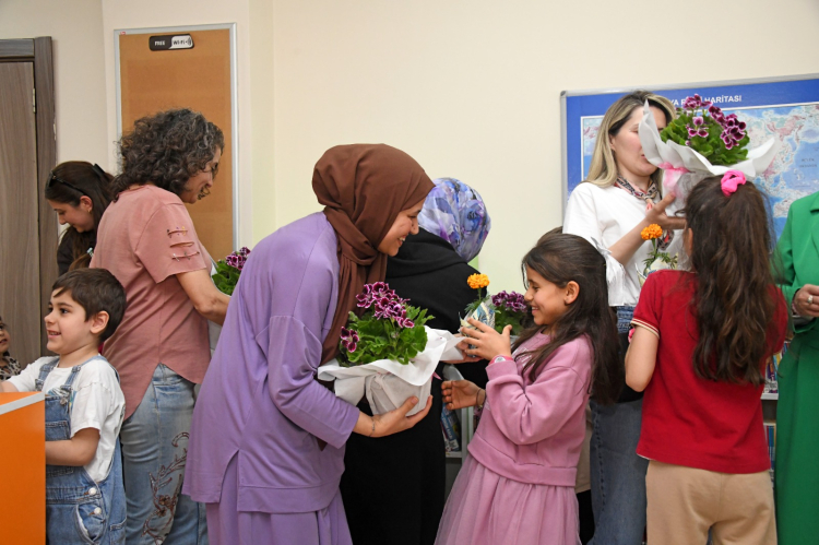 Osmangazi’de kitap, sevgi ve anne temalı etkinlik - Bursa Hayat Gazetesi-3