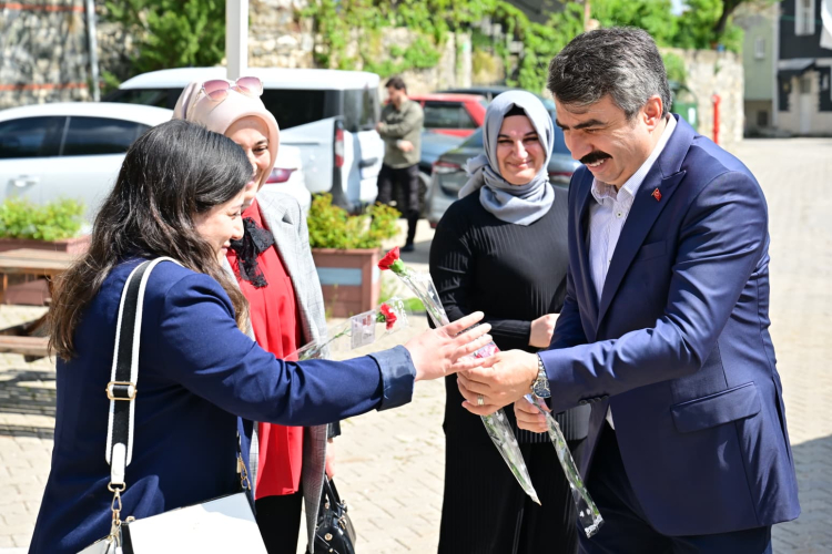 Başkan Yılmaz’dan kadın kooperatifine Anneler Günü ziyareti - Bursa Hayat Gazetesi-3