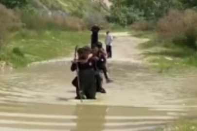 Bursa’da derede mahsur kalan 5 çocuk için ekipler harekete geçti
