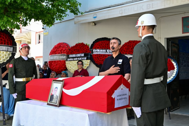 Astsubay Levent Kırdım Gemlik’te son yolculuğuna uğurlandı - Bursa Hayat Gazetesi-2