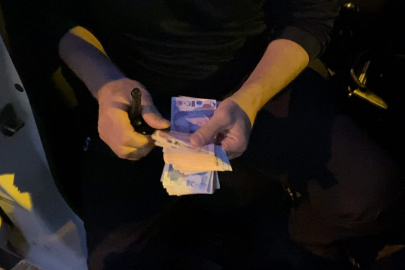 Bursa'da örnek davranış: Unutulan parayı polise teslim etti