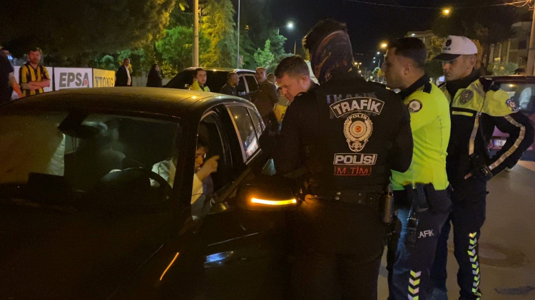 Bursa'da alkolmetreyi reddetti: Polisten ceza yağdı - Bursa Hayat - 3