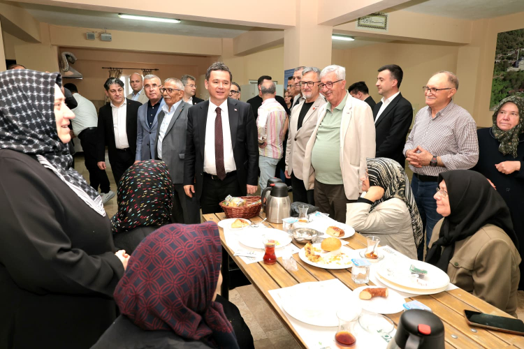Başkan Erkan Aydın’ın hizmet mesaisi mahallelerde devam ediyor - Bursa Hayat Gazetesi-2