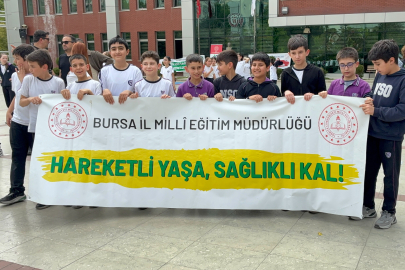 Bursa’da öğrenciler sağlıklı yaşam için sahaya çıktı