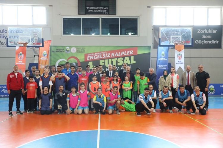 Bursa İnegöl’de Engelsiz Kalpler Futsal turnuvası - Bursa Hayat Gazetesi-2