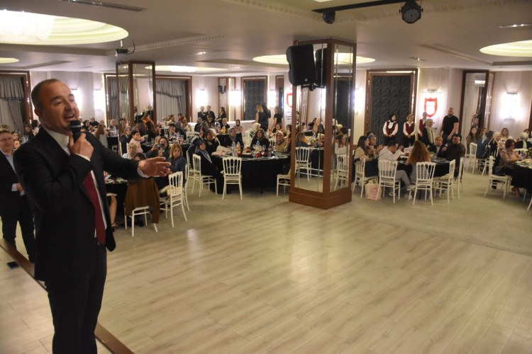 Bursa Şoförler Odası’ndan kadın üyelere özel kutlama - Bursa Hayat Gazetesi-3