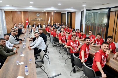 Bursa protokolü şampiyon takımla buluştu