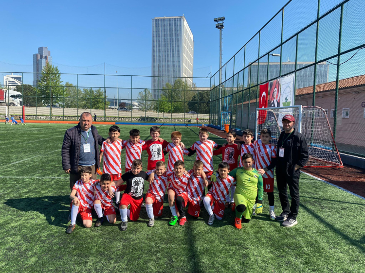 Orhan Kara İlkokulu’ndan HOBA Futbol Şenliği’nde büyük başarı - Bursa Hayat Gazetesi-3
