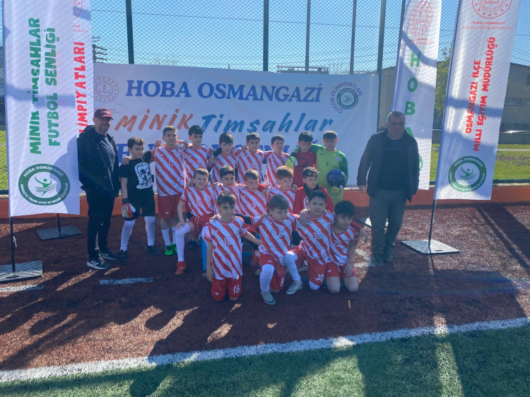 Orhan Kara İlkokulu’ndan HOBA Futbol Şenliği’nde büyük başarı - Bursa Hayat Gazetesi-2
