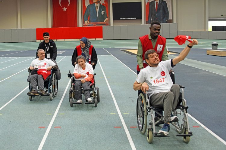 Osmangazi’de engeller sporla aşıldı! Özel bireyler atletizm yarışmasında buluştu - Bursa Hayat Gazetesi-2