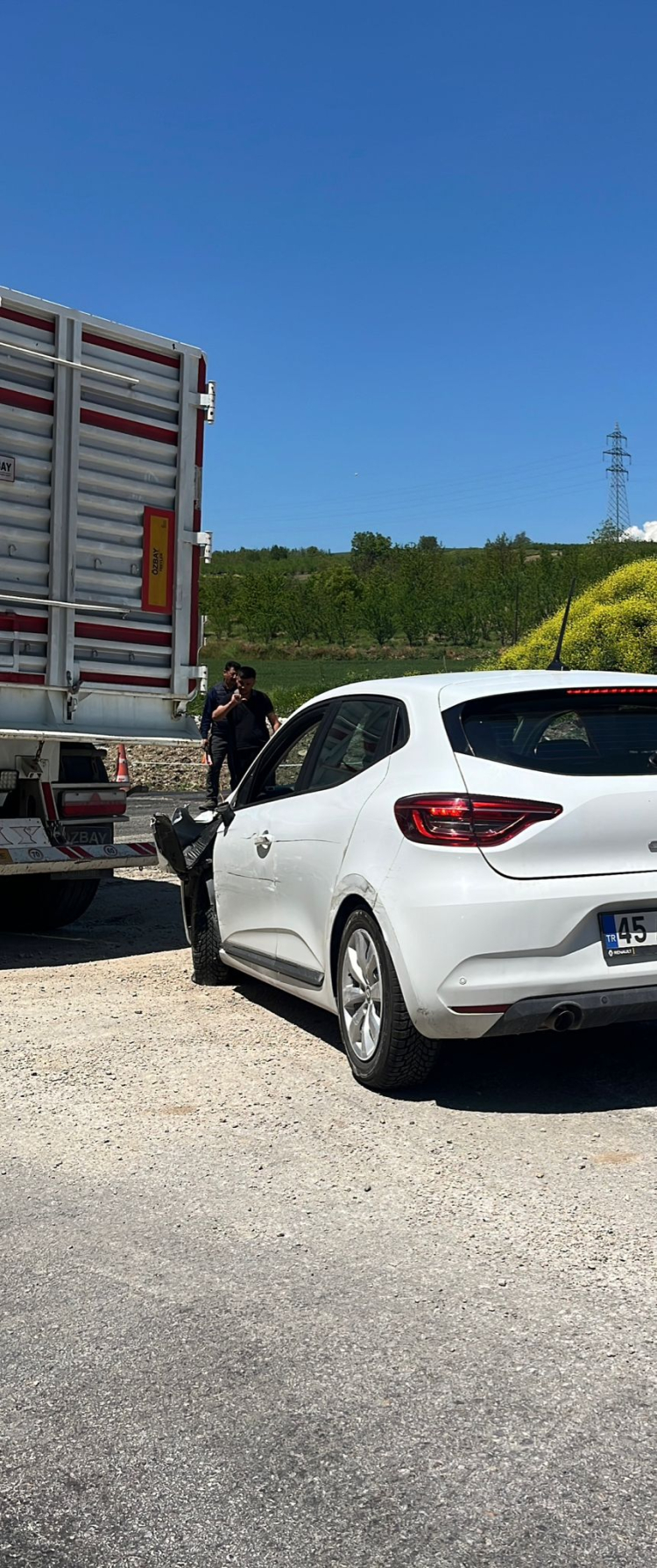 Bursa’da İnegöl çıkışında maddi hasarlı kaza: Kamyon otomobile çarptı - Bursa Hayat Gazetesi-3