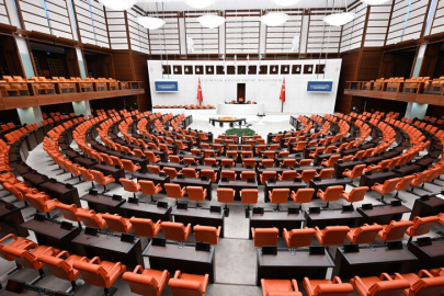 Meclis'in gündemi vergi: Ekonomi paketinin görüşmelerine devam ediliyor!