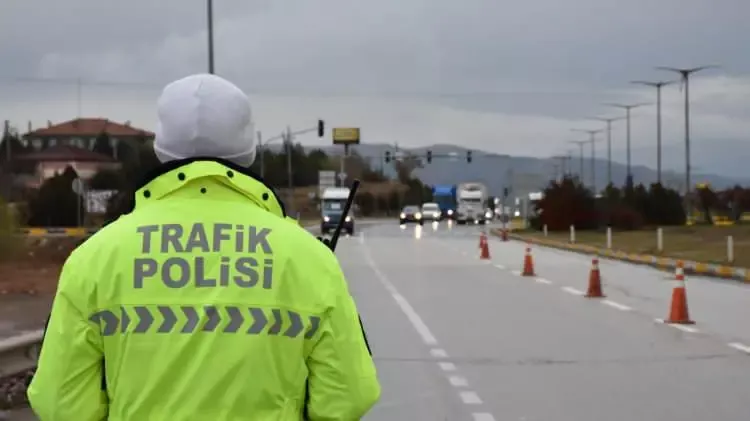 Sürücülere kritik uyarı: Eksik ekipmana ağır ceza yolda - Bursa Hayat - 3