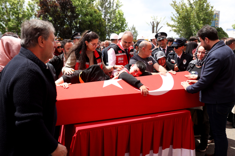 Şehitlerimize son veda - Bursa Hayat - 3