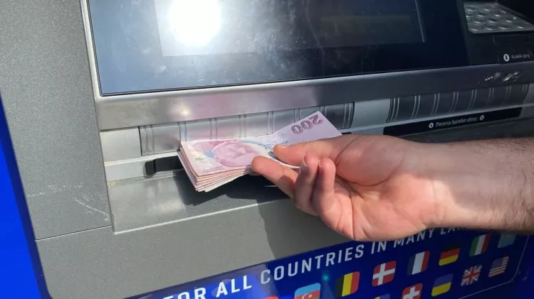 ATM'lerde bayram hazırlığı: Limitler güncellendi - Bursa Hayat - 2