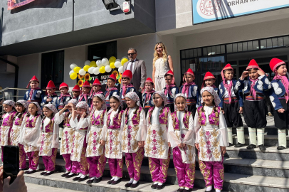Bursa’da minik yüreklerden çifte bayram coşkusu
