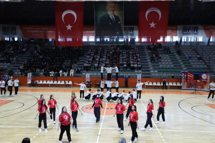 İnegöl’de bayram coşkusu spor salonuna sığmadı - Bursa Hayat - 2